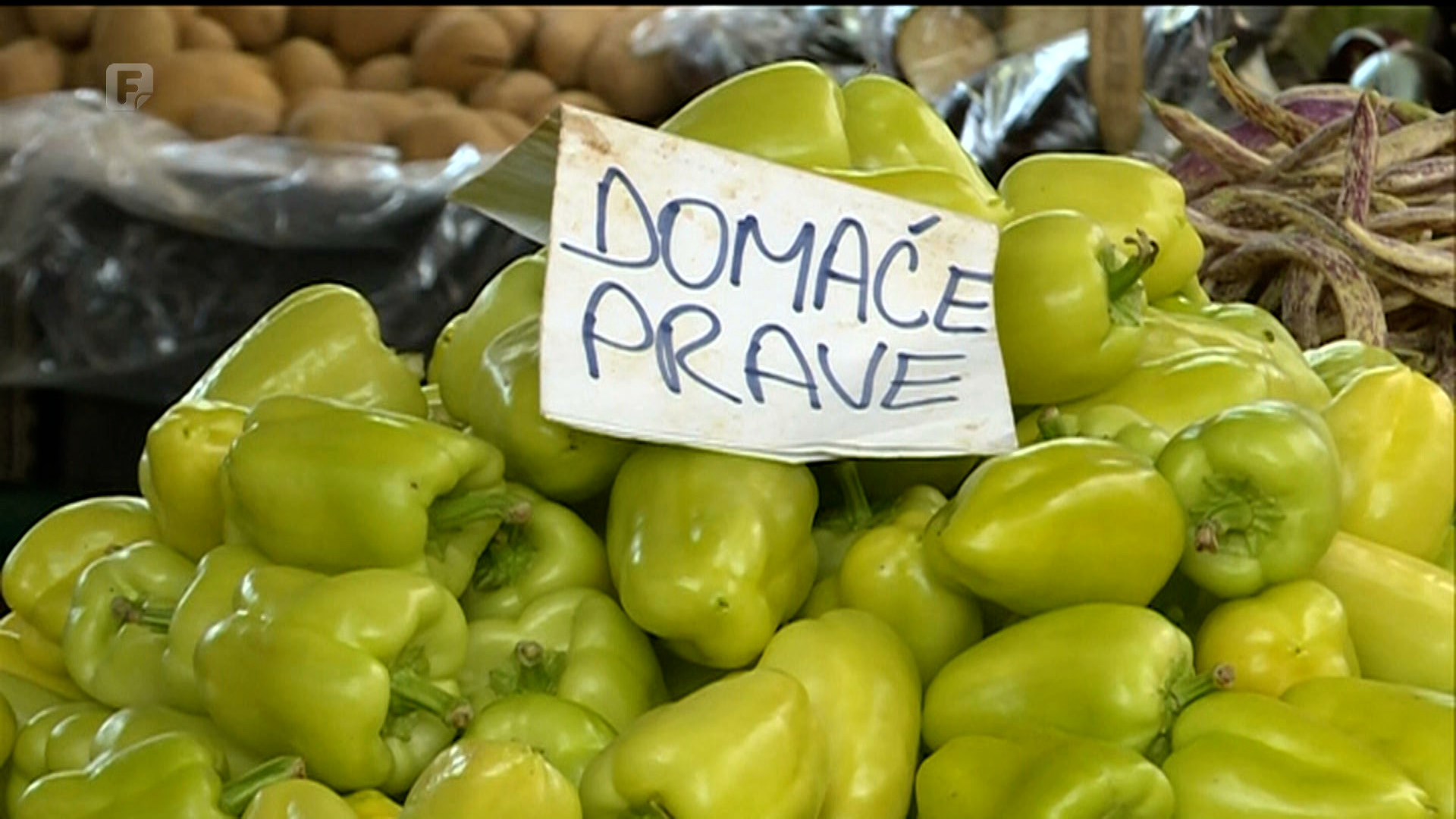 Zenička tržnica puna je kupaca i prodavača